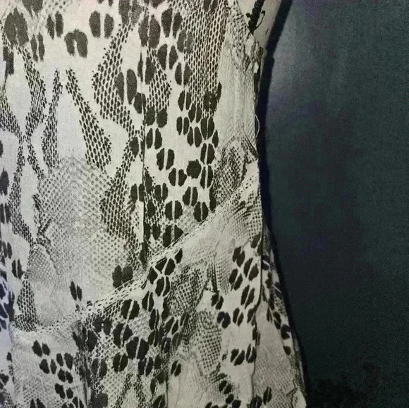 Express Womans Top Size XS - Picture 4 of 12